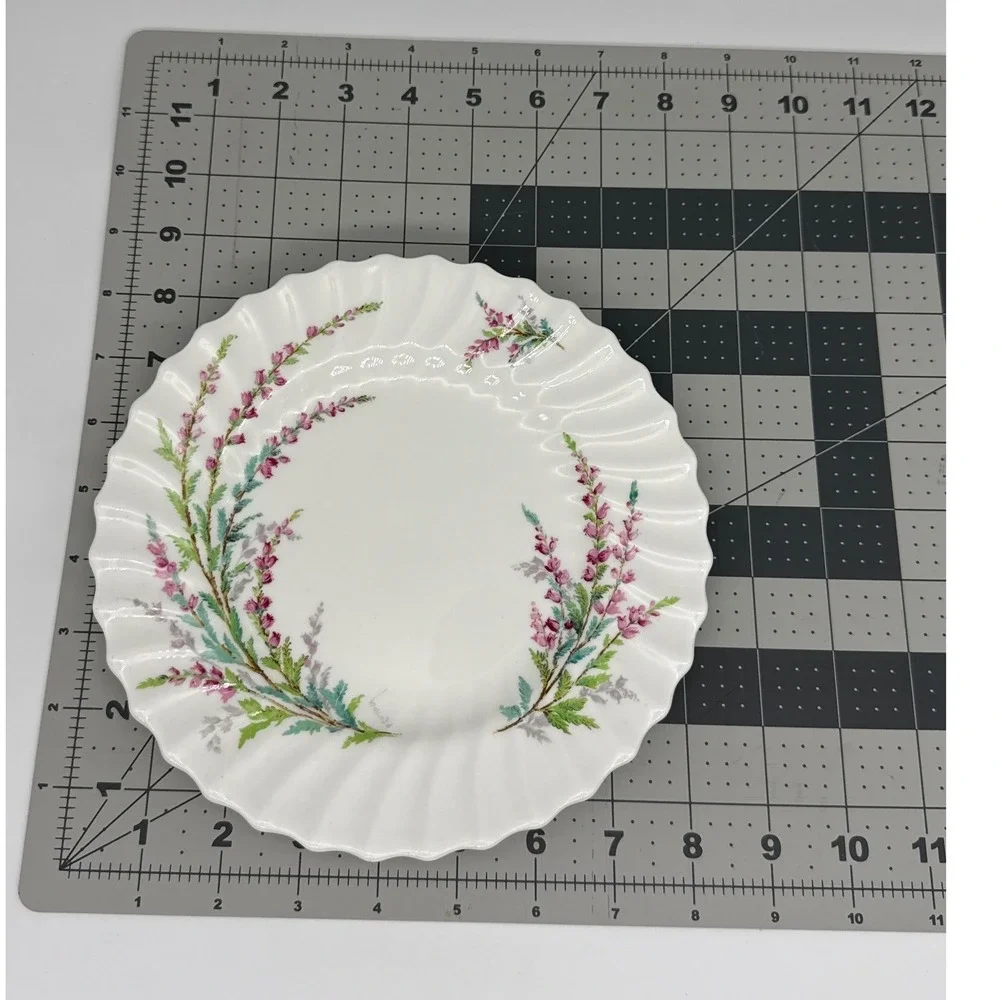 Royal Doulton Bell Heather H4828 Salad Plate White Pink Floral Scalloped 8in